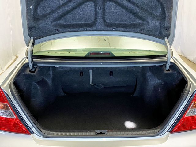 2004 Toyota Camry 4dr Sedan LE Automatic - 22937550 - 45