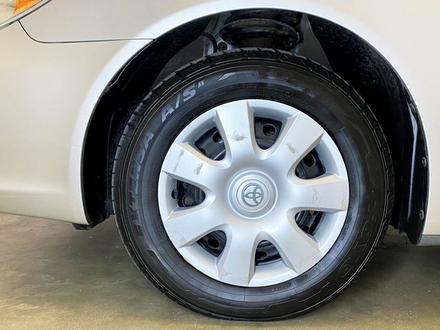 2004 Toyota Camry 4dr Sedan LE Automatic - 22937550 - 51