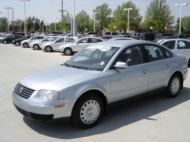 2004 Volkswagen Passat Sedan GL - 1762273 - 0