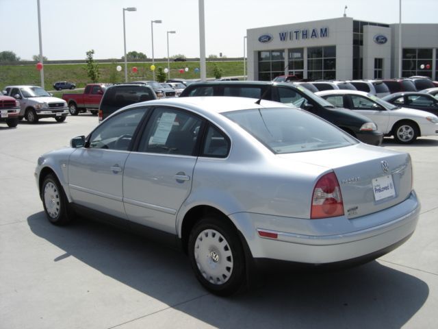 2004 Volkswagen Passat Sedan GL - 1762273 - 2