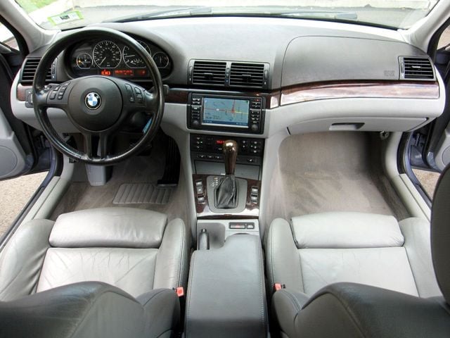 2005 BMW 3 Series 330xi - 22174694 - 19