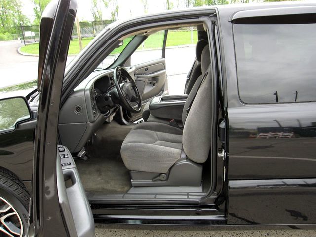 2005 Chevrolet Silverado SS Ext Cab 143.5" WB - 21908619 - 18