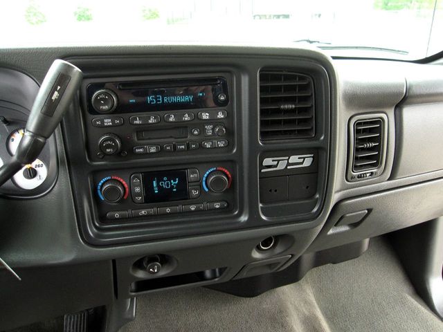 2005 Chevrolet Silverado SS Ext Cab 143.5" WB - 21908619 - 22