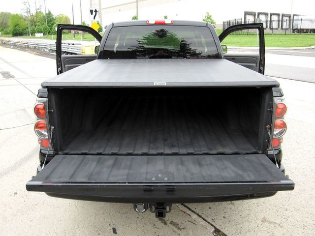 2005 Chevrolet Silverado SS Ext Cab 143.5" WB - 21908619 - 32