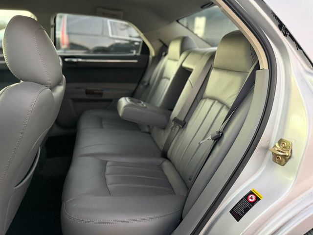 2005 Chrysler 300 4dr Sedan 300C *Ltd Avail* - 22940198 - 10