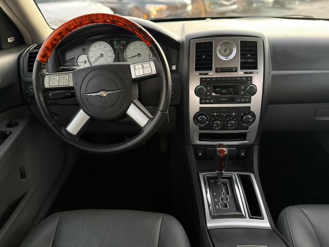 2005 Chrysler 300 4dr Sedan 300C *Ltd Avail* - 22940198 - 11