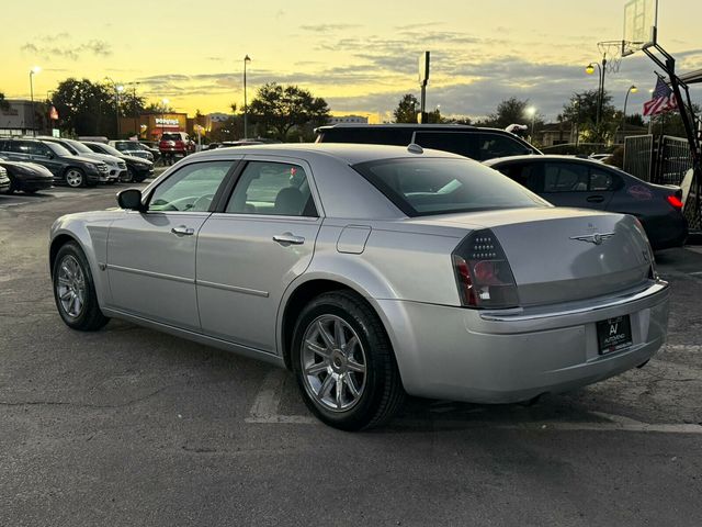 2005 Chrysler 300 4dr Sedan 300C *Ltd Avail* - 22940198 - 2