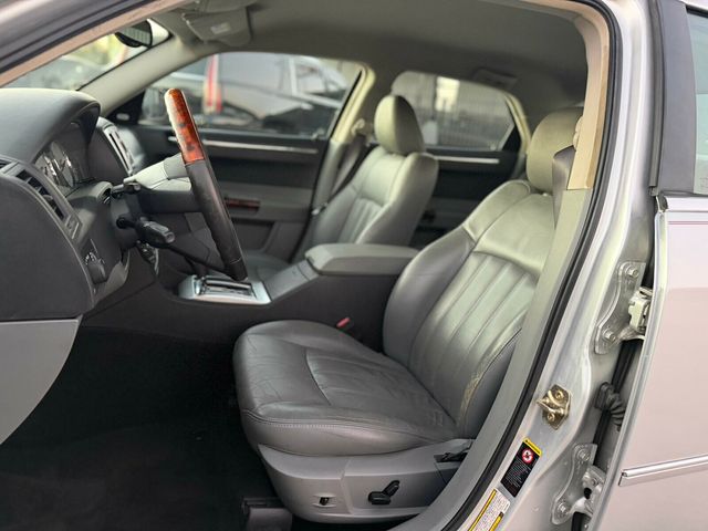 2005 Chrysler 300 4dr Sedan 300C *Ltd Avail* - 22940198 - 7