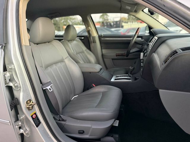 2005 Chrysler 300 4dr Sedan 300C *Ltd Avail* - 22940198 - 8