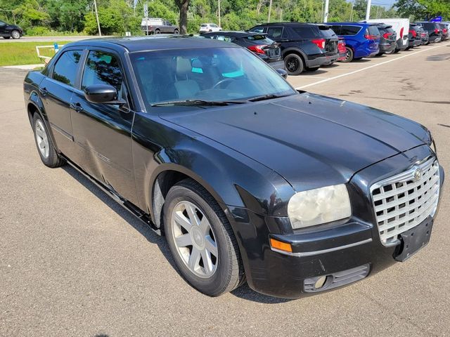 2005 Chrysler 300 Touring Sedan 4D - 22932423 - 12