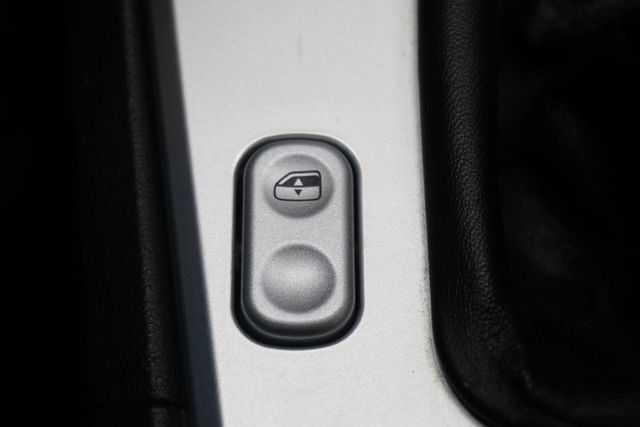 2005 Chrysler Crossfire 2dr Roadster - 22875287 - 15