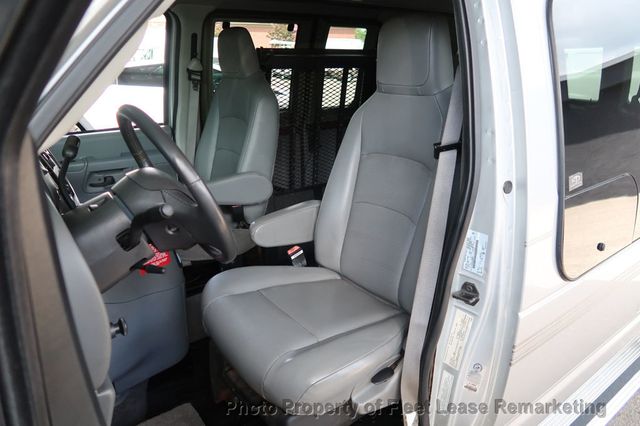 2005 Ford Econoline Cargo Van E250 Cargo Vans Handicap Lift  - 22887105 - 10