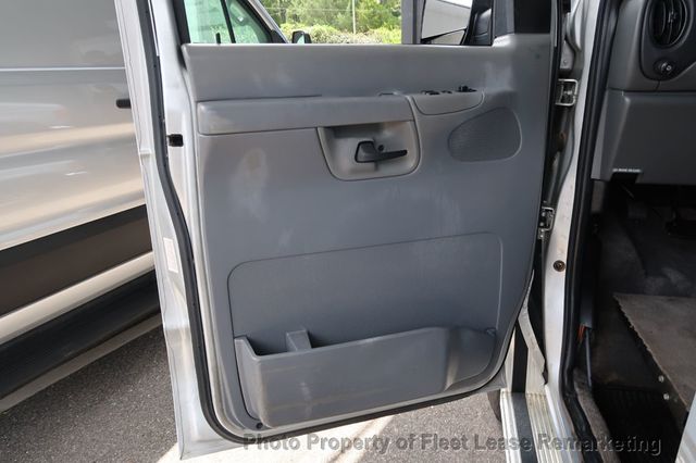 2005 Ford Econoline Cargo Van E250 Cargo Vans Handicap Lift  - 22887105 - 11