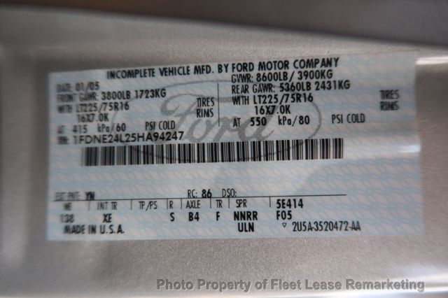 2005 Ford Econoline Cargo Van E250 Cargo Vans Handicap Lift  - 22887105 - 12