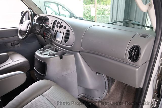 2005 Ford Econoline Cargo Van E250 Cargo Vans Handicap Lift  - 22887105 - 20