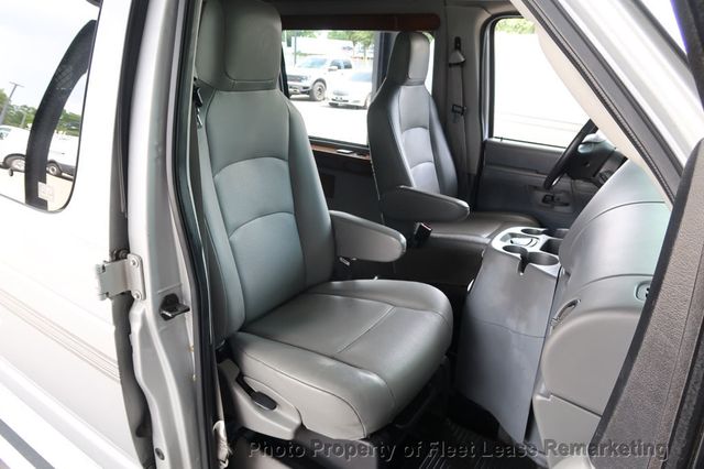 2005 Ford Econoline Cargo Van E250 Cargo Vans Handicap Lift  - 22887105 - 21