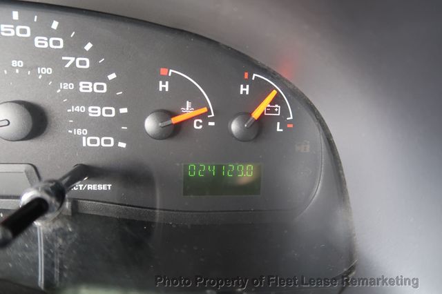 2005 Ford Econoline Cargo Van E250 Cargo Vans Handicap Lift  - 22887105 - 25