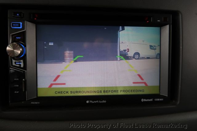 2005 Ford Econoline Cargo Van E250 Cargo Vans Handicap Lift  - 22887105 - 27