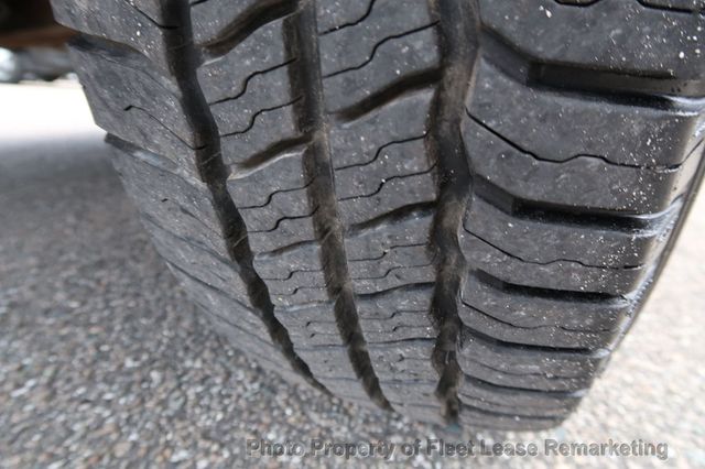 2005 Ford Econoline Cargo Van E250 Cargo Vans Handicap Lift  - 22887105 - 36