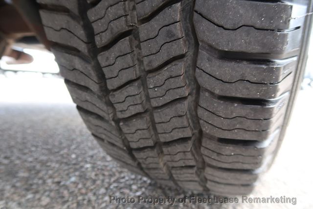 2005 Ford Econoline Cargo Van E250 Cargo Vans Handicap Lift  - 22887105 - 37