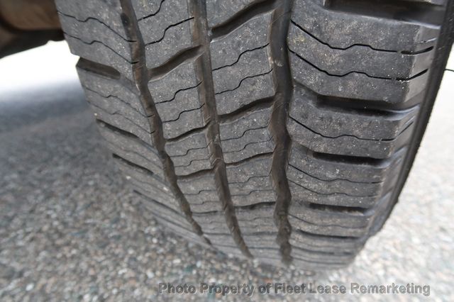 2005 Ford Econoline Cargo Van E250 Cargo Vans Handicap Lift  - 22887105 - 38