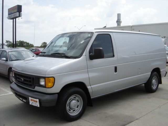 2005 Ford E-150 Base Trim - 1790921 - 0