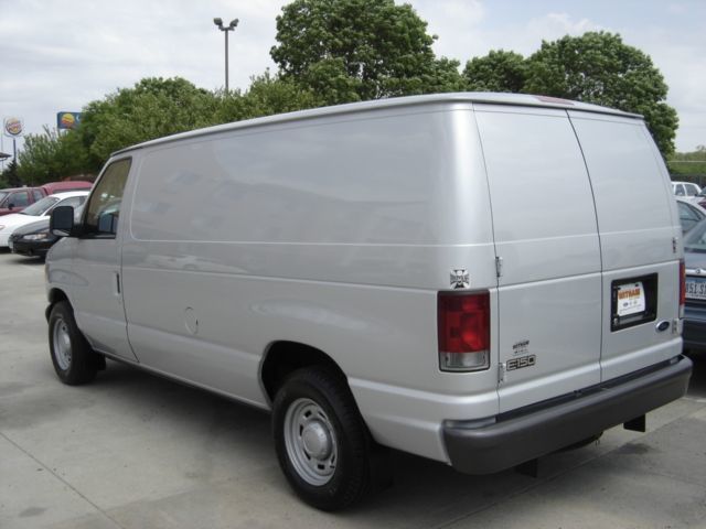 2005 Ford E-150 Base Trim - 1790921 - 2