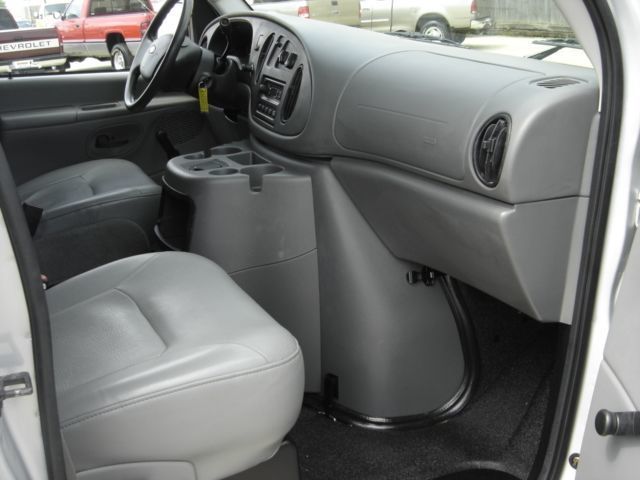 2005 Ford E-150 Base Trim - 1790921 - 8