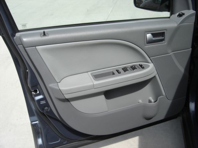 2005 Ford Freestyle SEL - 1794566 - 5