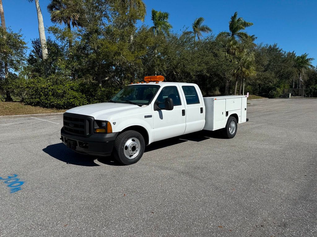 2005 Ford F-350 Crew Cab Utility Service Truck  - 22739271 | Video 1