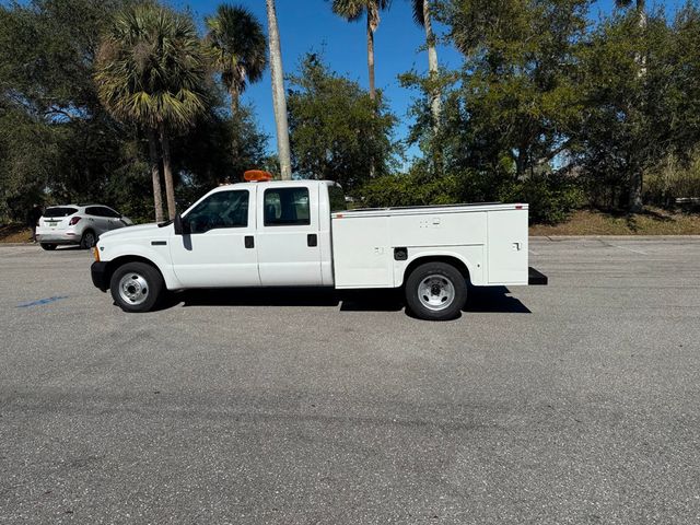 2005 Ford F-350 Crew Cab Utility Service Truck  - 22739271 - 1