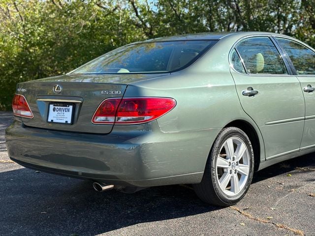 2005 Lexus ES 330 4dr Sedan - 22934287 - 10