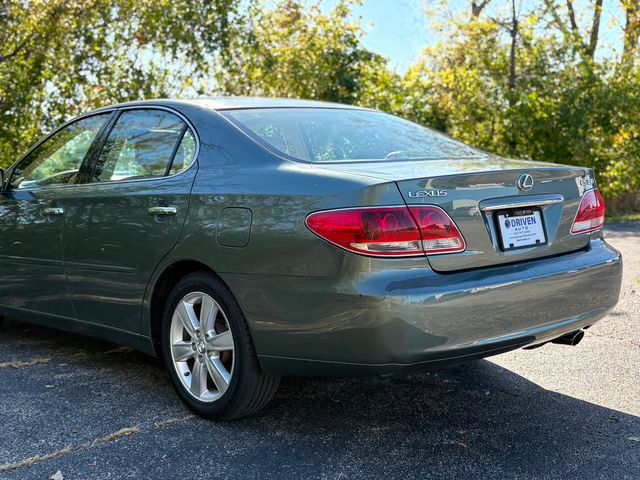 2005 Lexus ES 330 4dr Sedan - 22934287 - 12