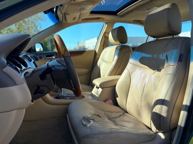 2005 Lexus ES 330 4dr Sedan - 22934287 - 19