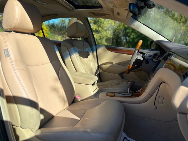 2005 Lexus ES 330 4dr Sedan - 22934287 - 22