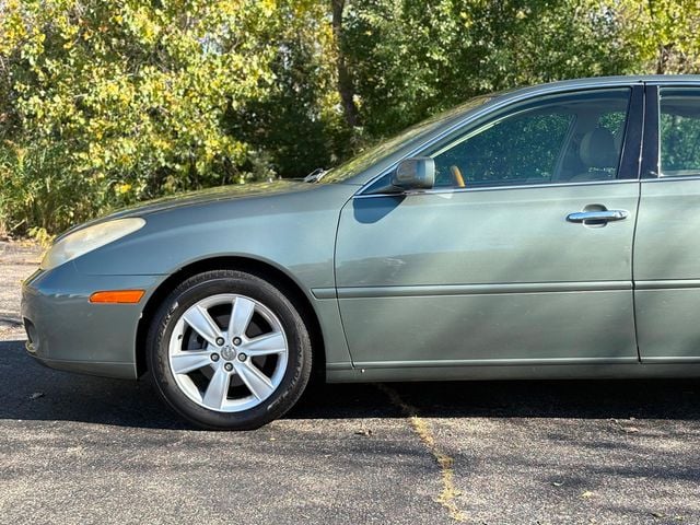 2005 Lexus ES 330 4dr Sedan - 22934287 - 7