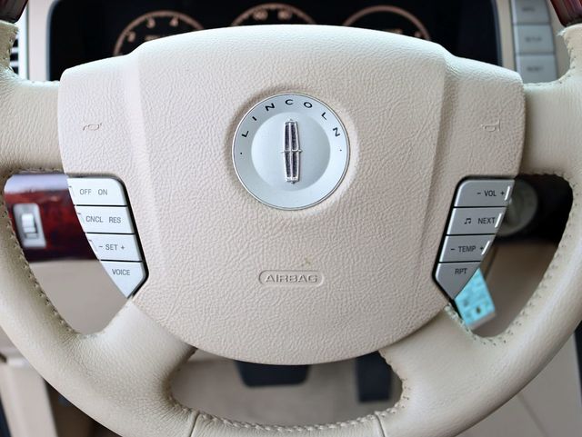 2005 Lincoln Navigator 4dr 4WD Ultimate - 22207460 - 11
