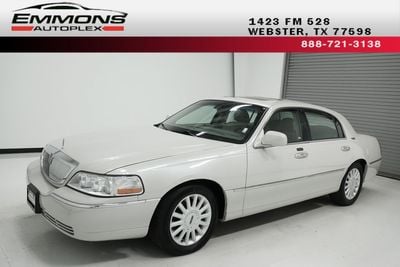 2005 Lincoln Town Car
