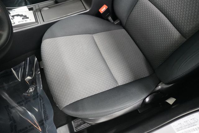 2005 Mazda Mazda3 4dr Sedan i Automatic - 22932243 - 9