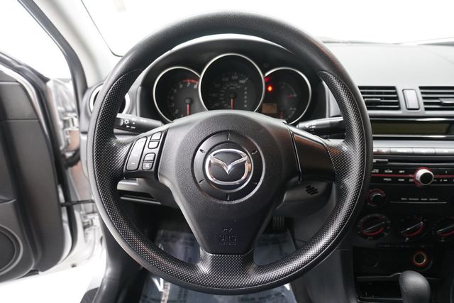 2005 Mazda Mazda3 4dr Sedan i Automatic - 22932243 - 12