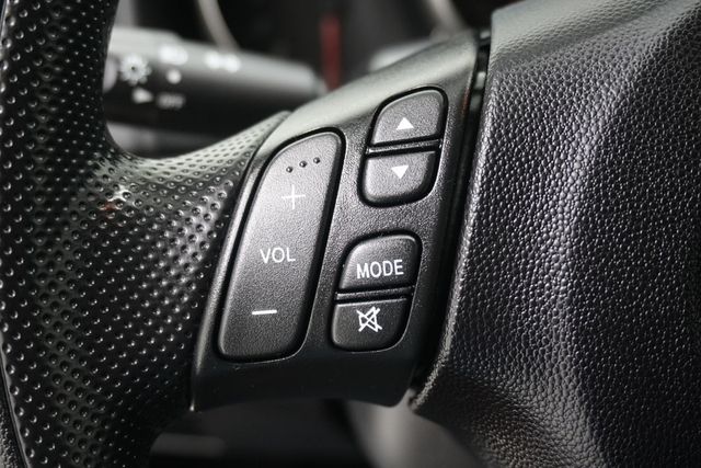 2005 Mazda Mazda3 4dr Sedan i Automatic - 22932243 - 13