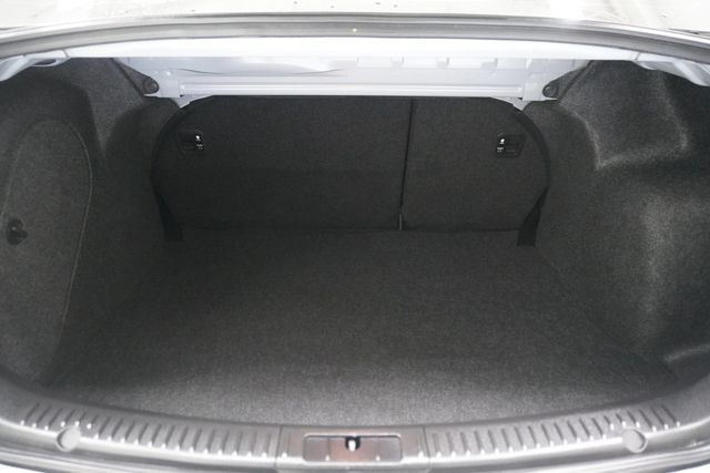 2005 Mazda Mazda3 4dr Sedan i Automatic - 22932243 - 21