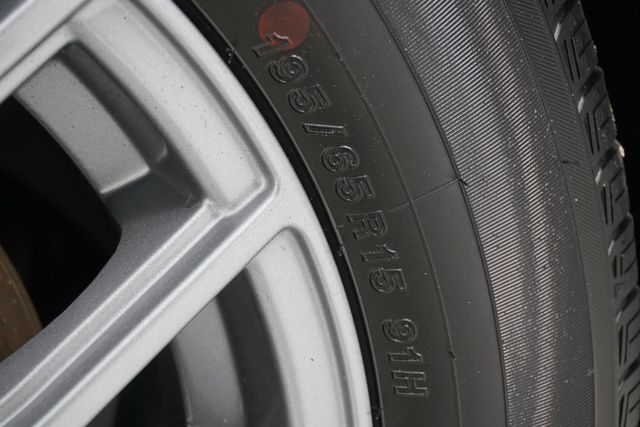 2005 Mazda Mazda3 4dr Sedan i Automatic - 22932243 - 23