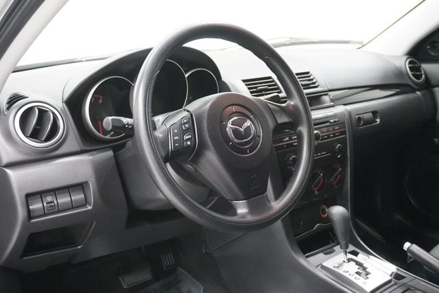 2005 Mazda Mazda3 4dr Sedan i Automatic - 22932243 - 7