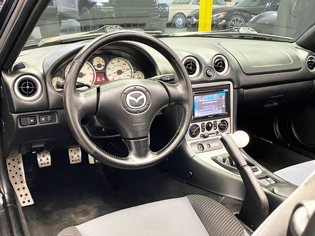 2005 Mazda MX-5 Miata 2dr Convertible Cloth 5-Speed Manual - 22897854 - 15