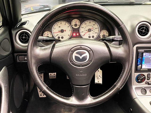 2005 Mazda MX-5 Miata 2dr Convertible Cloth 5-Speed Manual - 22897854 - 17