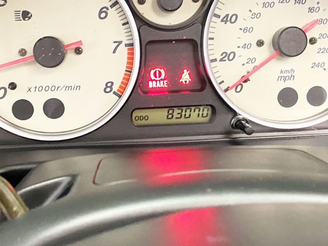 2005 Mazda MX-5 Miata 2dr Convertible Cloth 5-Speed Manual - 22897854 - 30