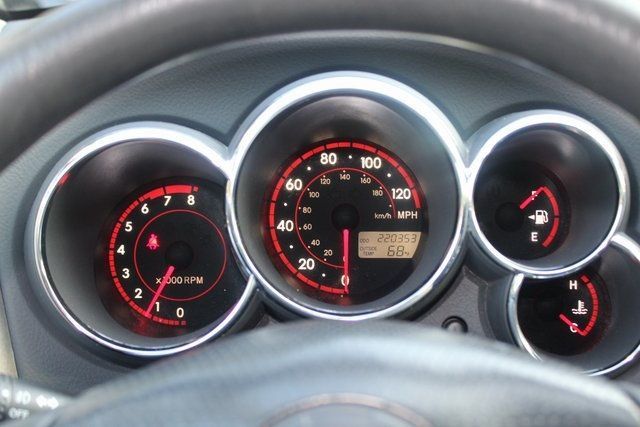 2005 Pontiac Vibe 4dr Hatchback - 22902857 - 10