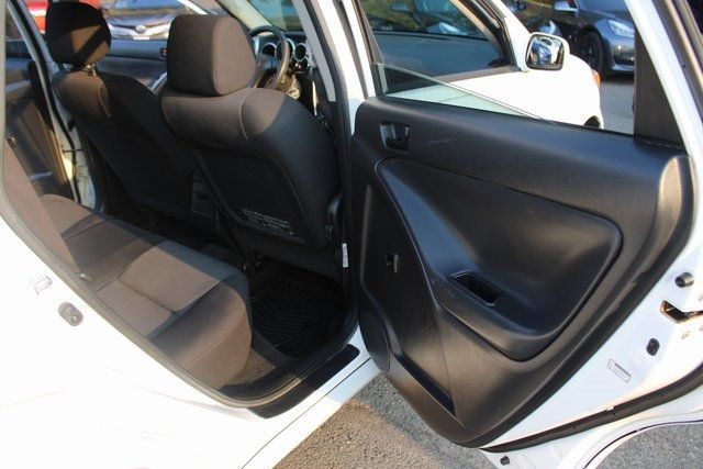 2005 Pontiac Vibe 4dr Hatchback - 22902857 - 18