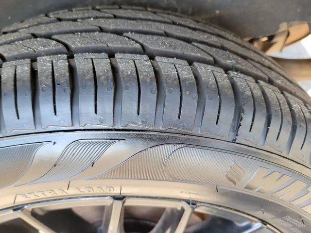 2005 Pontiac Vibe Sport Wagon 4D - 22939715 - 14